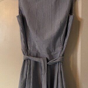 Anne Klein Blue/White Pinstripe Seersucke Sleeveless Knee Length Dress